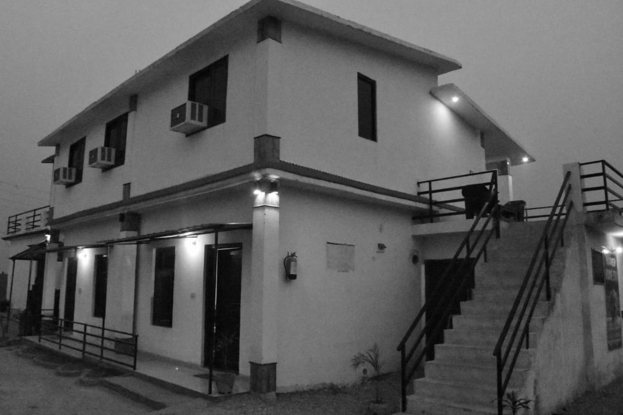 Corbett Bhavesh Home Stay Jhirna Habitación foto